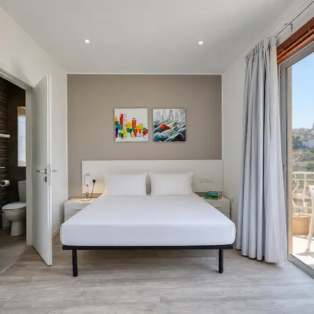 Valley View - Private With Balcony By Sf Homes R4 *