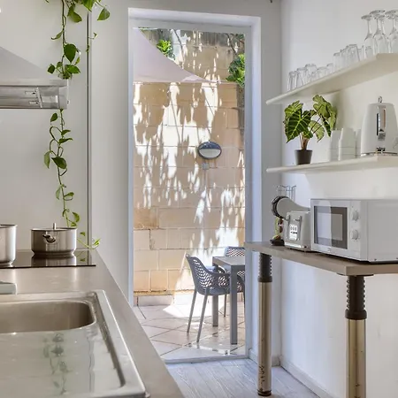 Valley View - Private With Balcony By Sf Homes R4 *